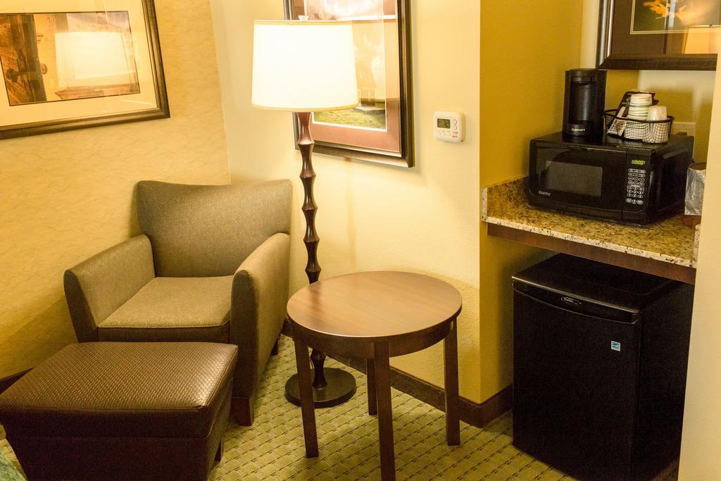 Little Missouri Inn & Suites New Town Eksteriør billede
