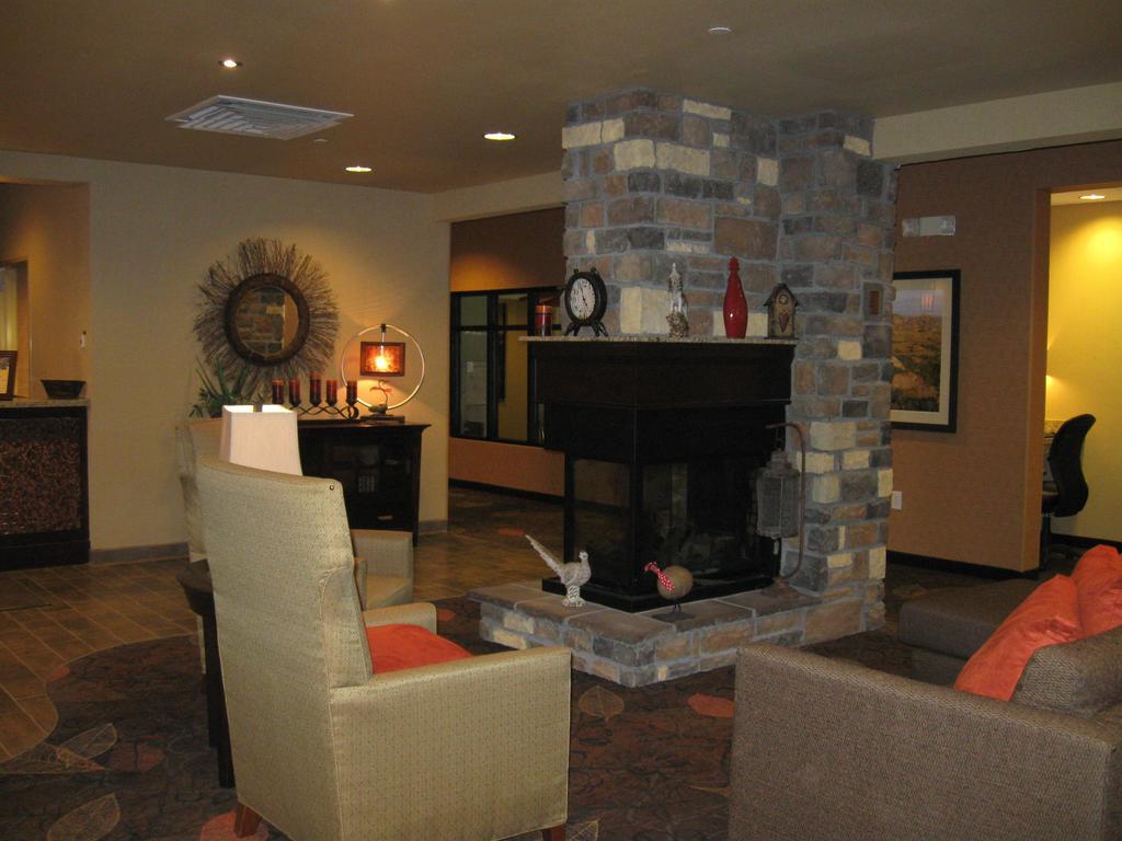 Little Missouri Inn & Suites New Town Eksteriør billede