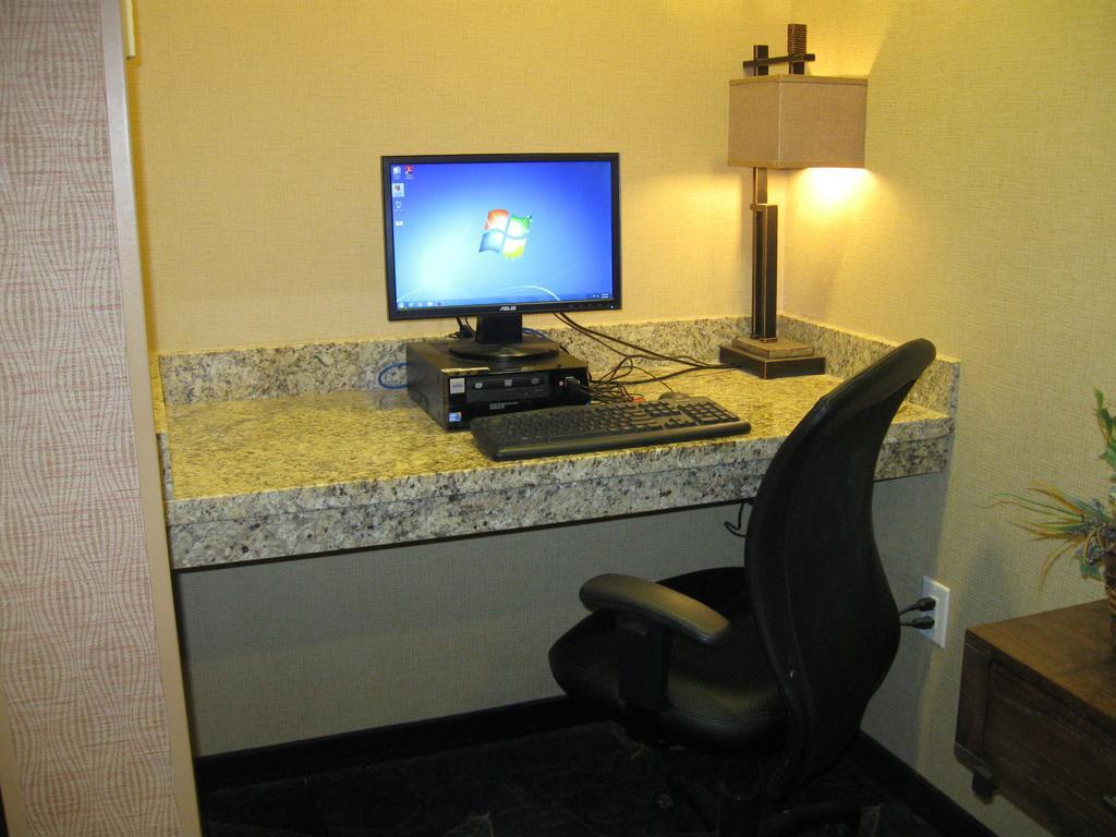 Little Missouri Inn & Suites New Town Eksteriør billede