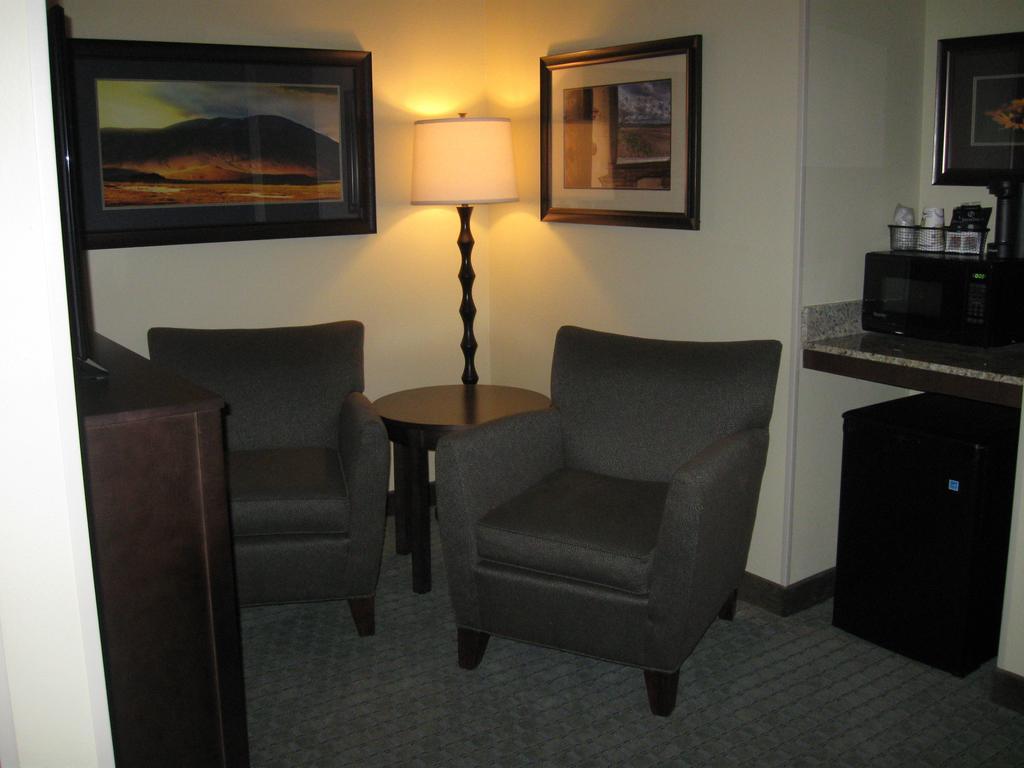 Little Missouri Inn & Suites New Town Eksteriør billede