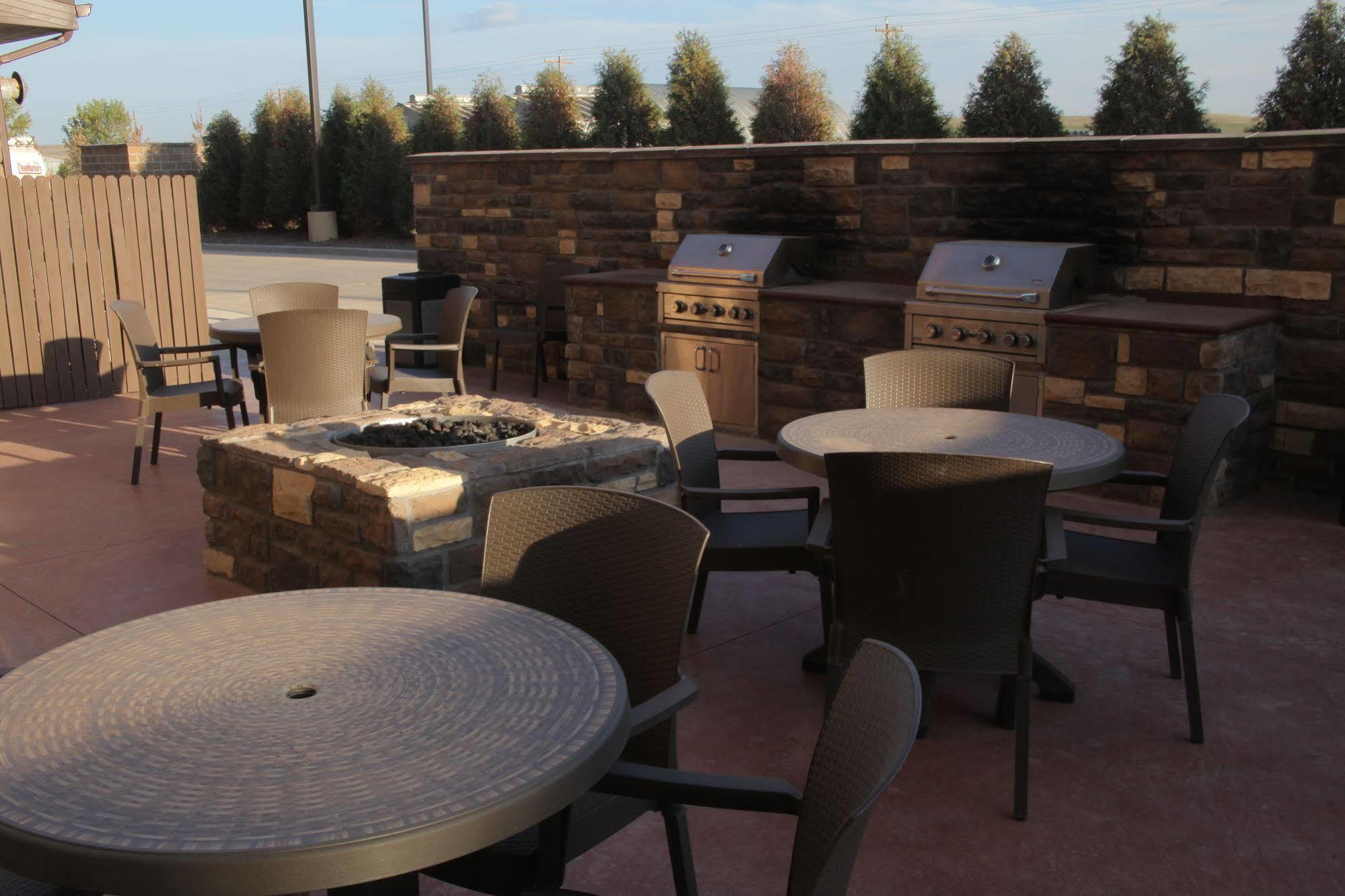 Little Missouri Inn & Suites New Town Eksteriør billede