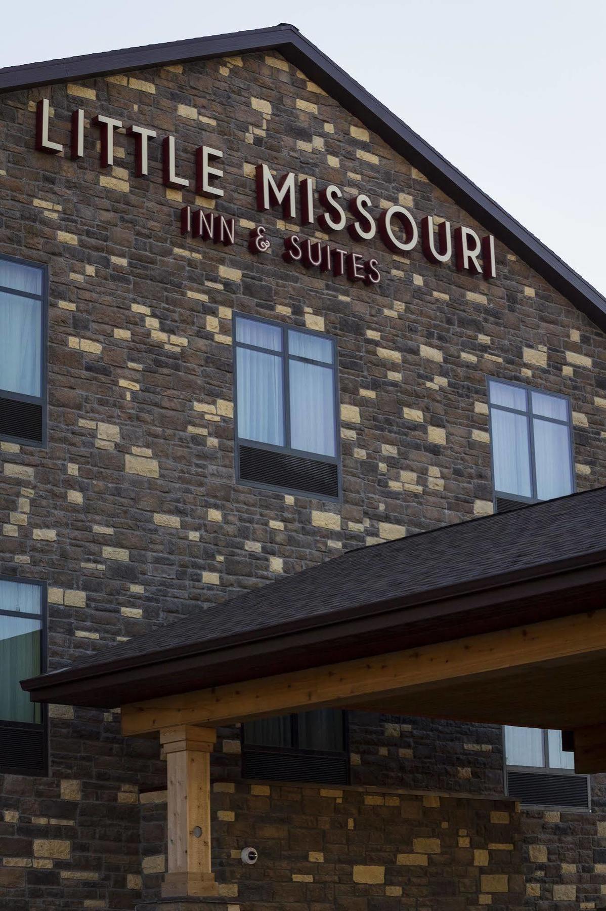 Little Missouri Inn & Suites New Town Eksteriør billede